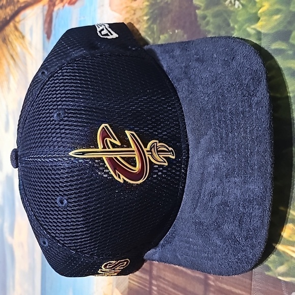 Cleveland Cavaliers Suede Brim Snapback Hat - Picture 2 of 8